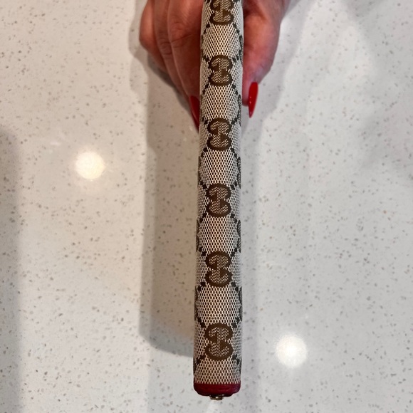 Authentic Gucci Beige/Red GG Canvas Zip Around
Wallet - Picture 6 of 9